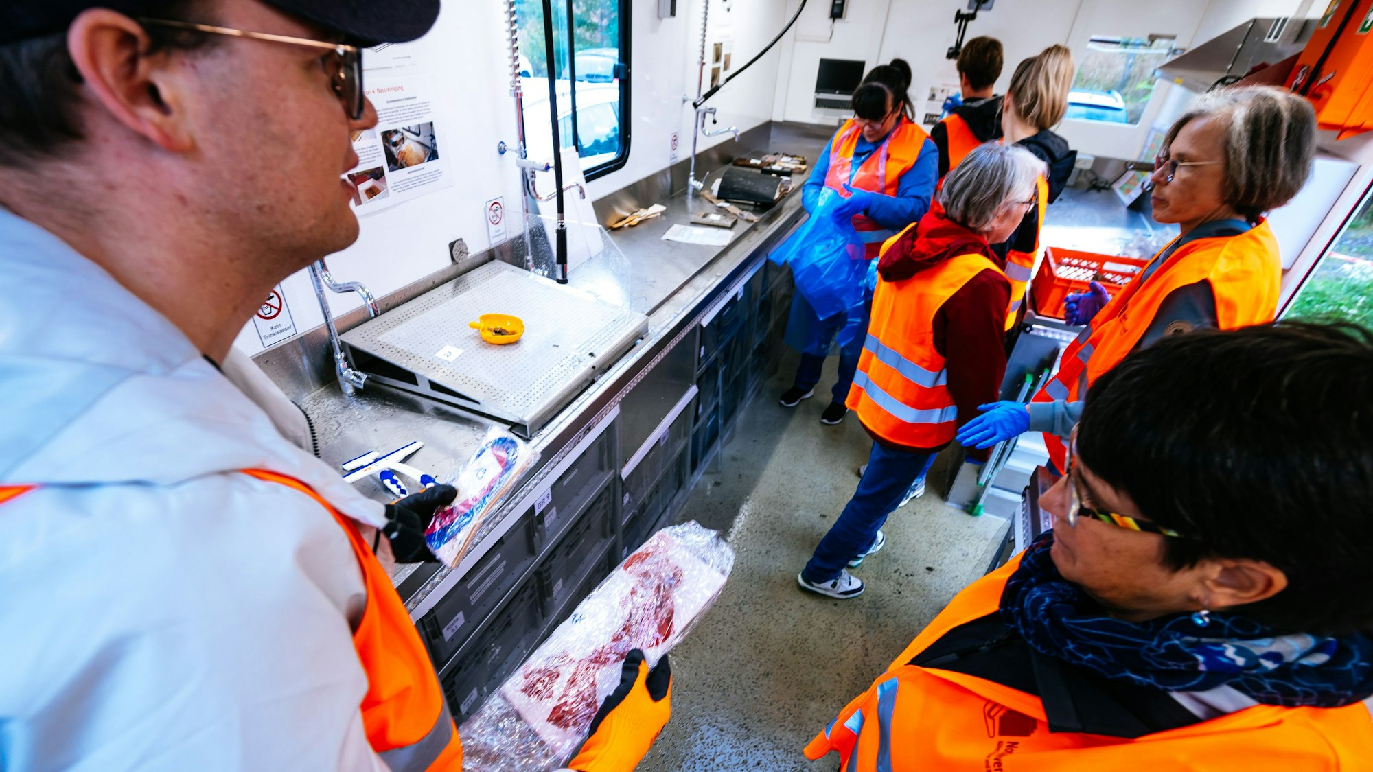 Hochwasser -
Notfalluebung des Notfallverbundes Koelner Archive und Bibliotheken
