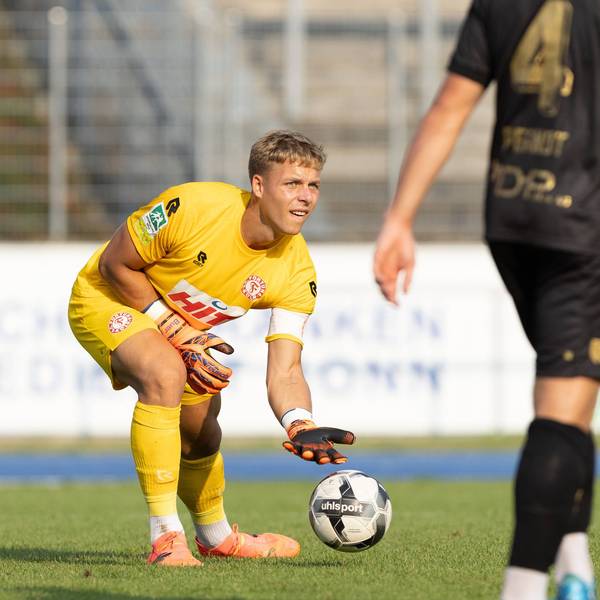 Fortuna Kölns Torhüter Felix Buer