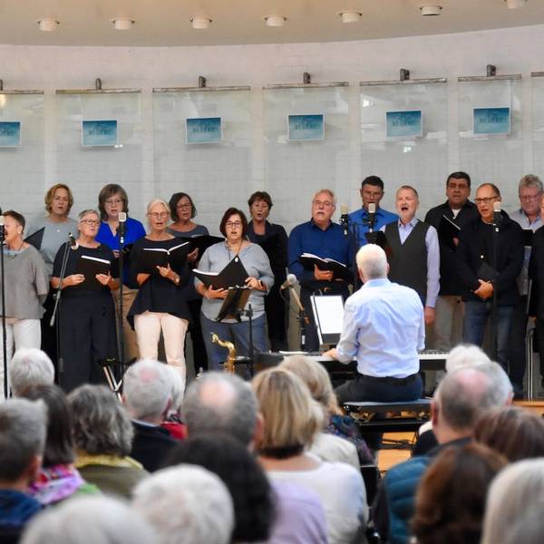 Konzert Queerbeet im Kurtheater Hennef