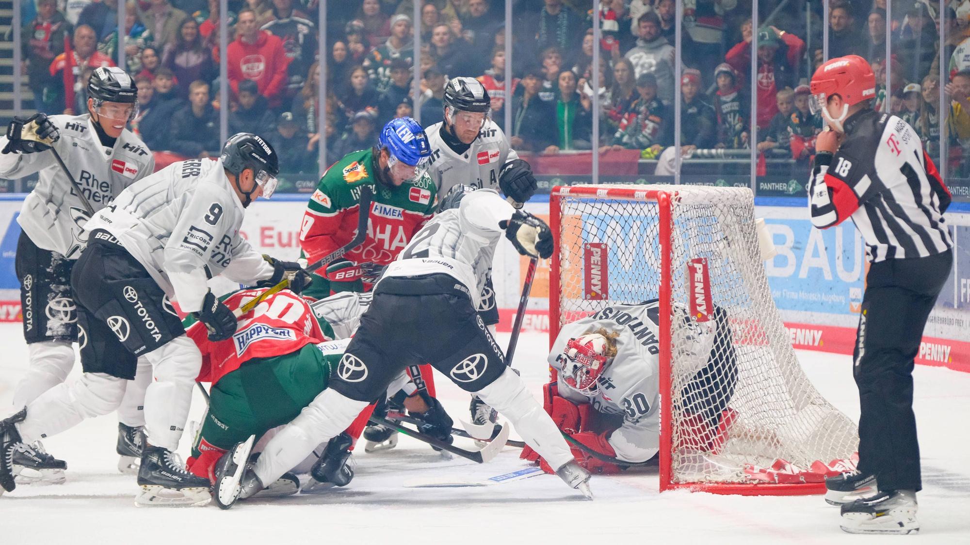 Immer wieder höchste Gefahr vor dem Tor der Kölner Haie mit Goalie Mirko Pantkowski.
