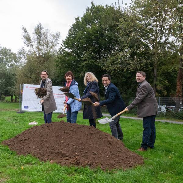 Spatenstich zum Glashüttenpark