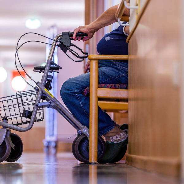 Teuer und zeitaufwendig: Die Pflege in Deutschland steckt in der Krise. dpa