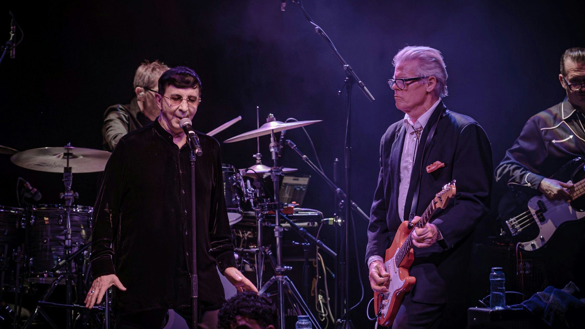 Marc Almond (links) mit seiner Band im Gloria.