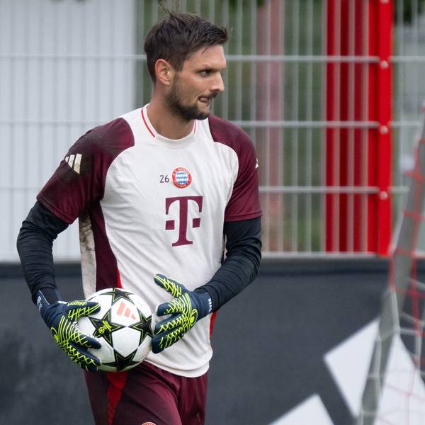 Torwart Sven Ulreich in Aktion.
