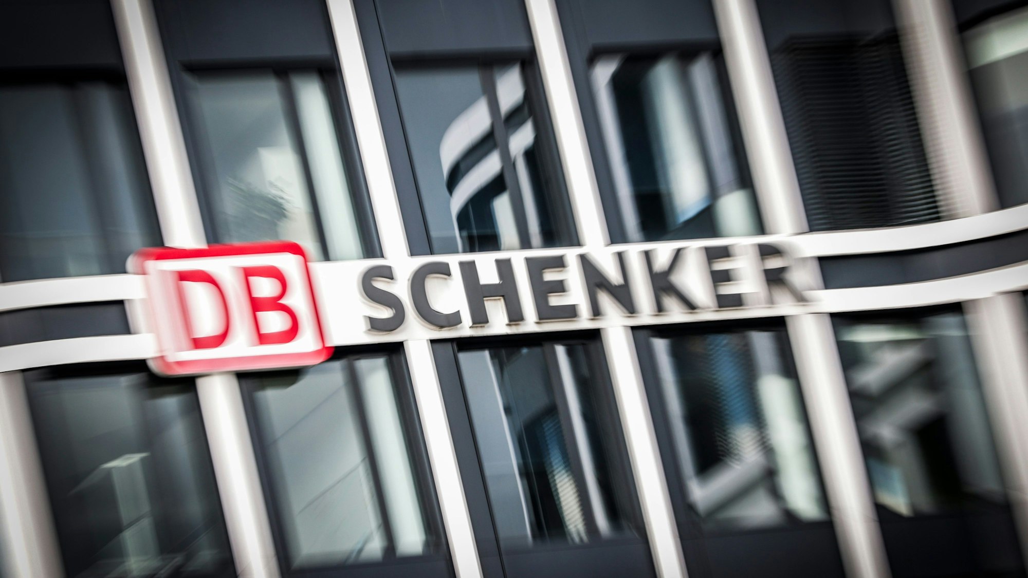 Blick auf die Hauptverwaltung von DB Schenker in Essen.