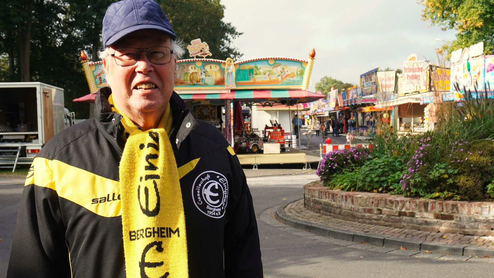 Auf dem Bild ist der Organisator der Kirmes zu sehen.