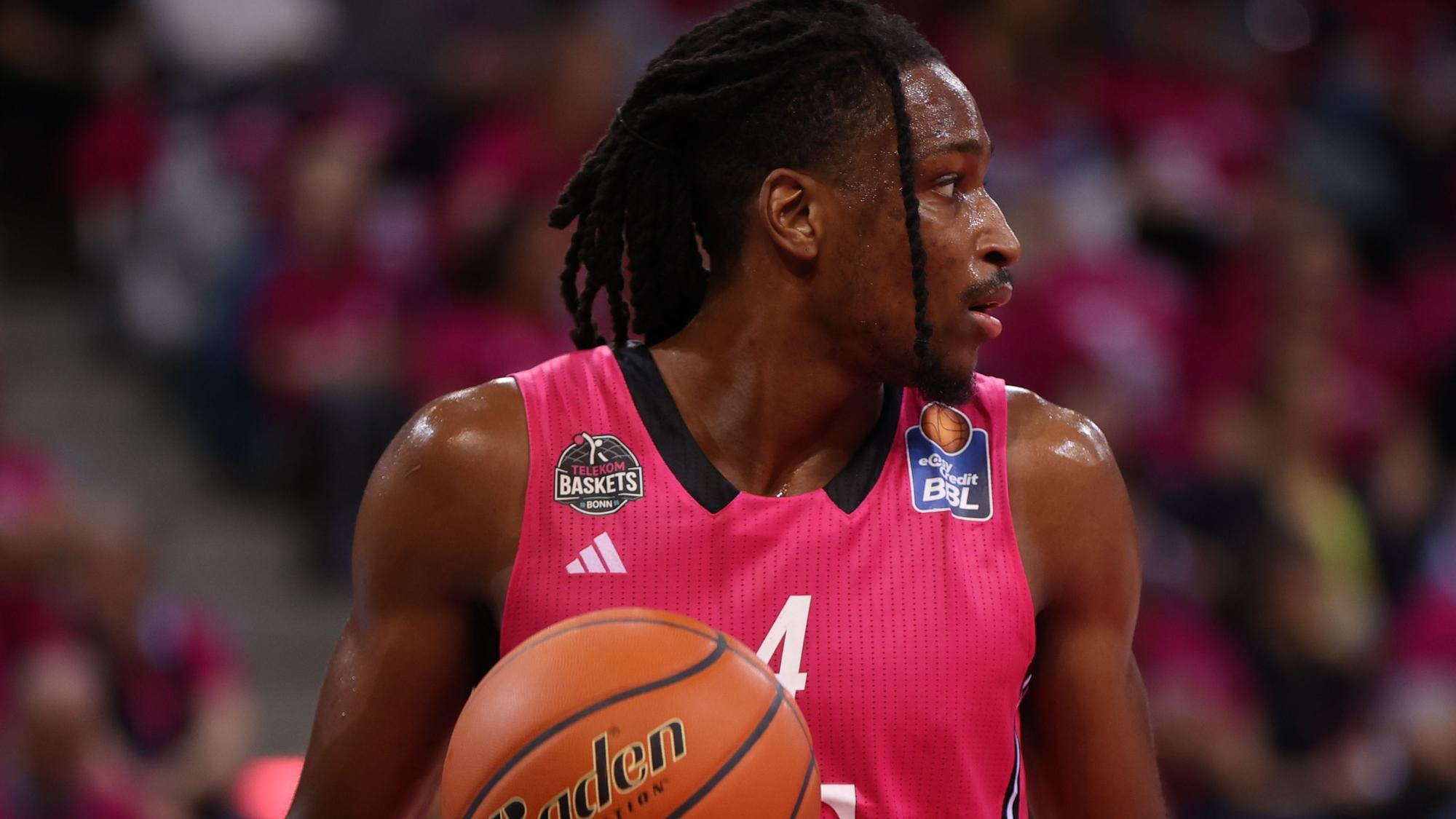 Phlandrous Fleming und die Baskets haben das Spiel in Riga im Schlussviertel verloren. Am Sonntag kommt mit Berlin ein Angstgegner.