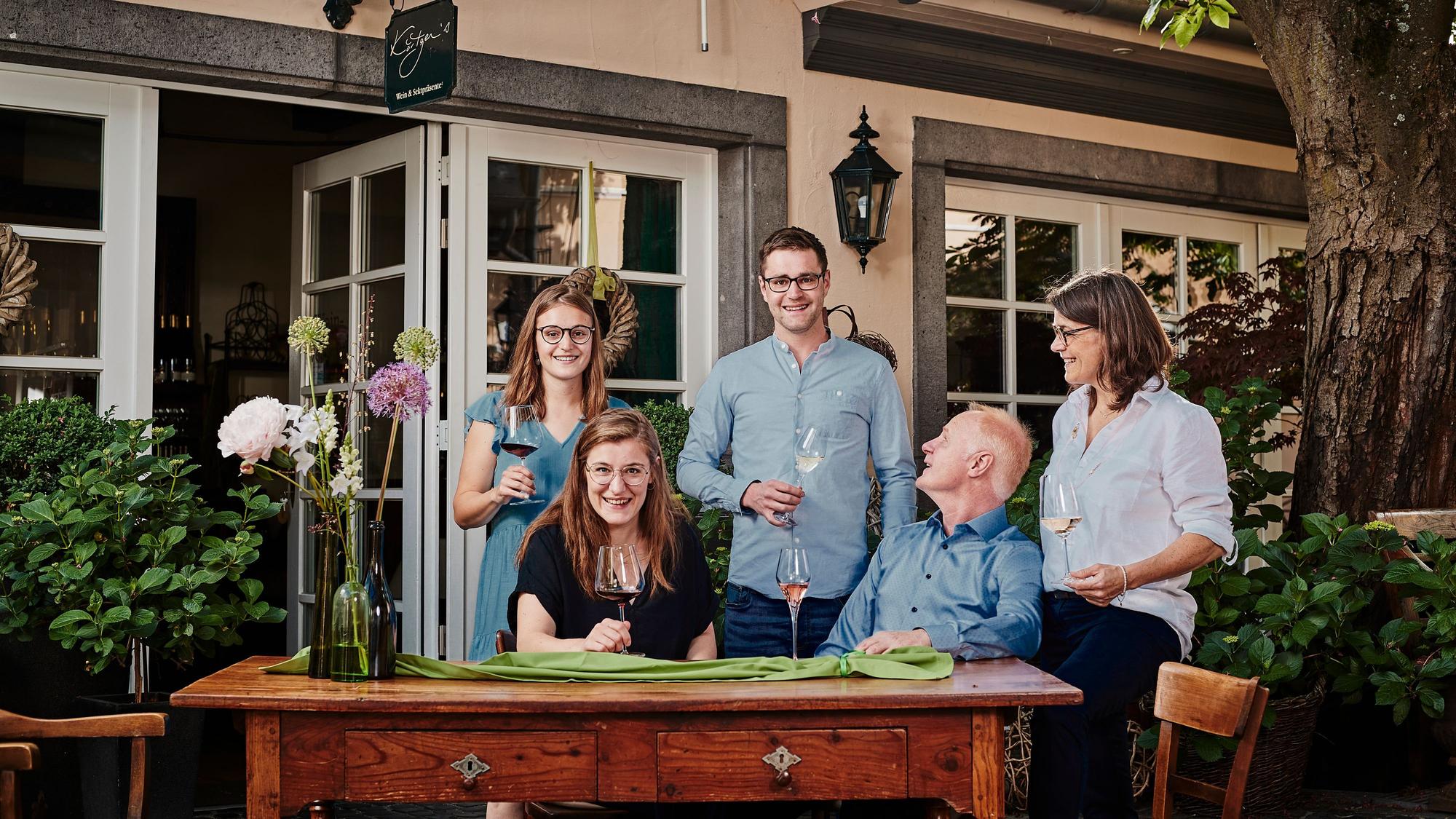 Körtgen´s Winzerhof Famile Körtgen / Chefkoch Andreas Hoffmann / Innenhof / Ambiente innen (copyright by Marco Rothbrust)