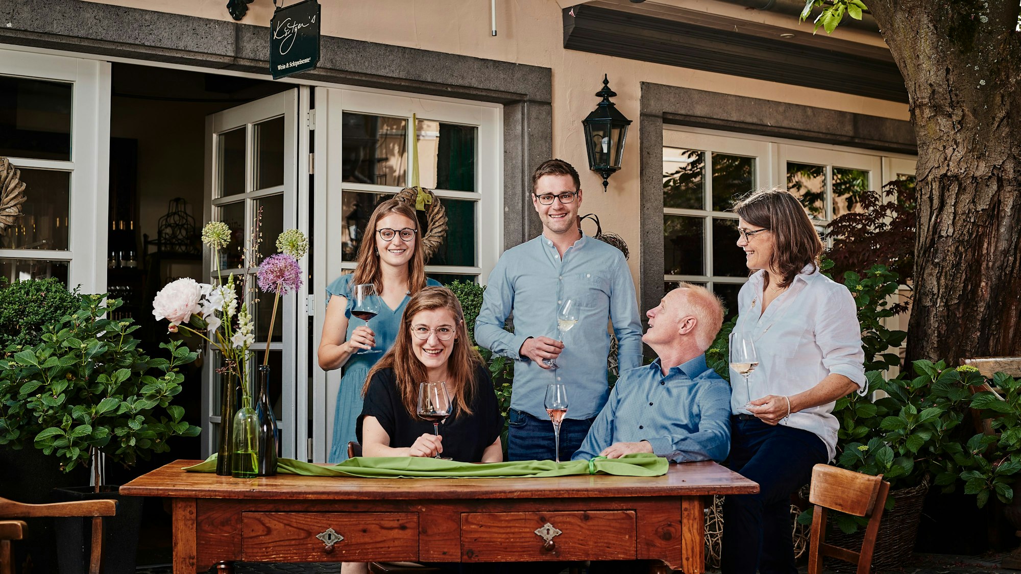 Körtgen´s Winzerhof Famile Körtgen / Chefkoch Andreas Hoffmann / Innenhof / Ambiente innen (copyright by Marco Rothbrust)