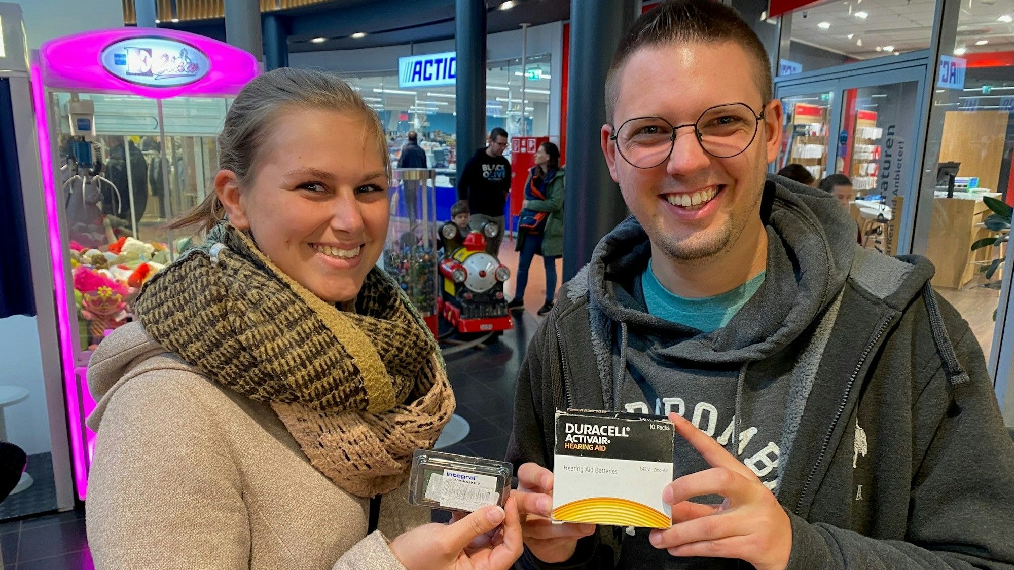 Zu sehen sind Mareike Thelen und David Pfefferkorn.