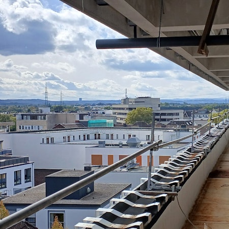 Siegburger Stadtpanorama, von einem Dach aus gesehen.