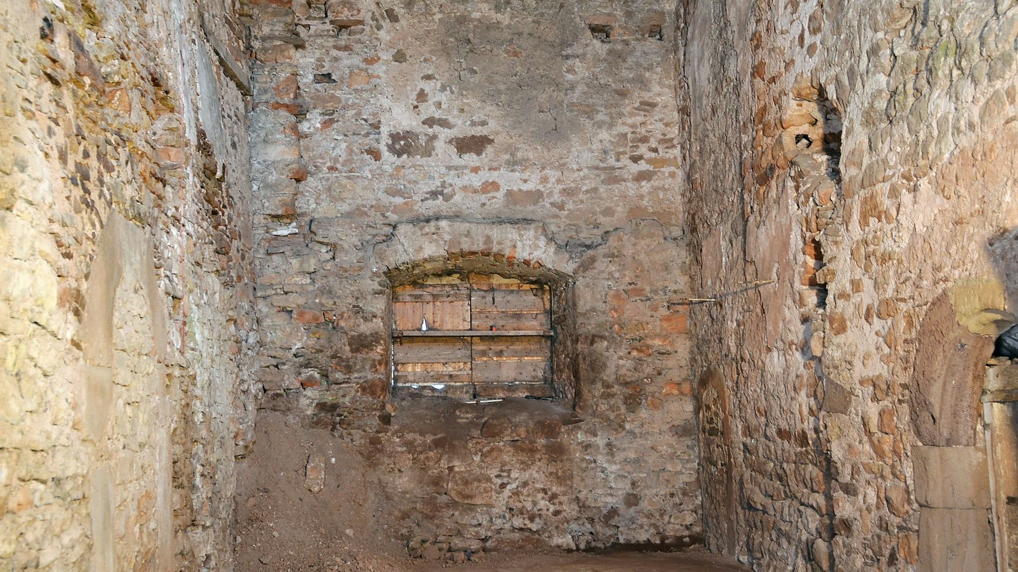 Das Bild zeigt Teile des Gemäuers von Burg Kallmuth.