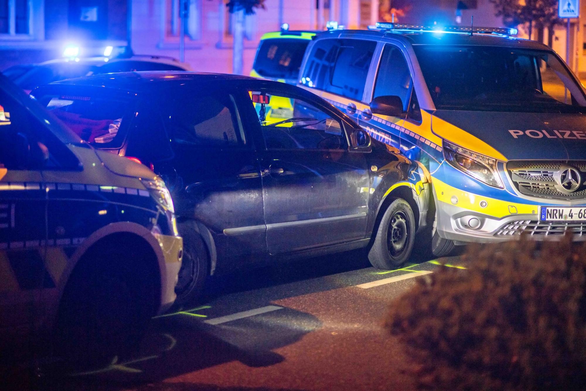 Eine Verfolgungsjagd, die im Rhein-Erft-Kreis begonnen hatte, wurde von der Polizei direkt vor der Euskirchener Polizeiwache gestoppt.
