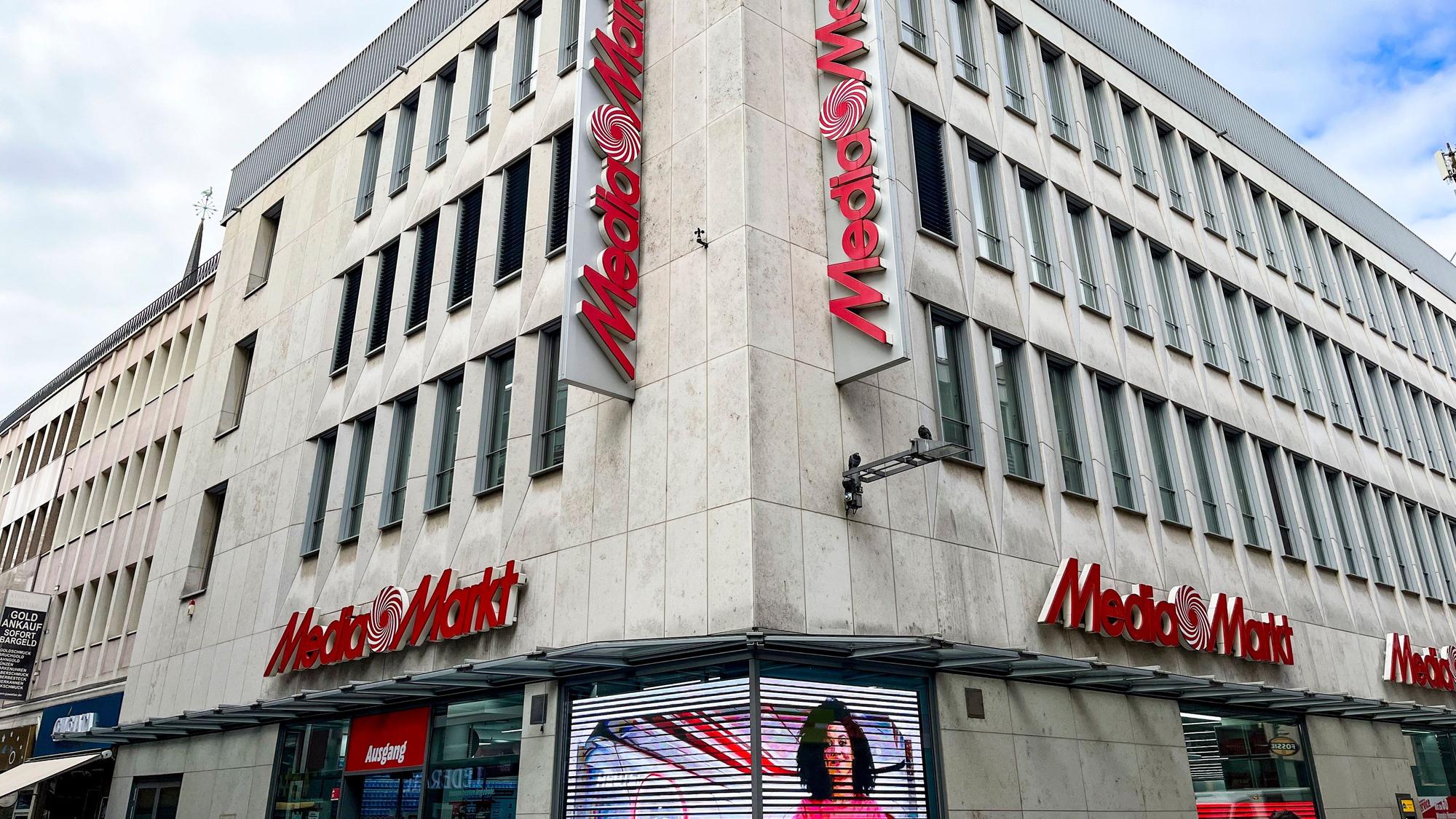 Zu sehen ist der Media Markt an der Hohe Straße.