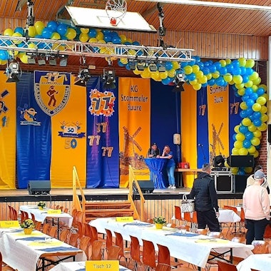 Die Christinahalle wird für zahlreiche Veranstaltungen in Stommeln genutzt. Da kann es schon mal zu Terminkollisionen kommen.