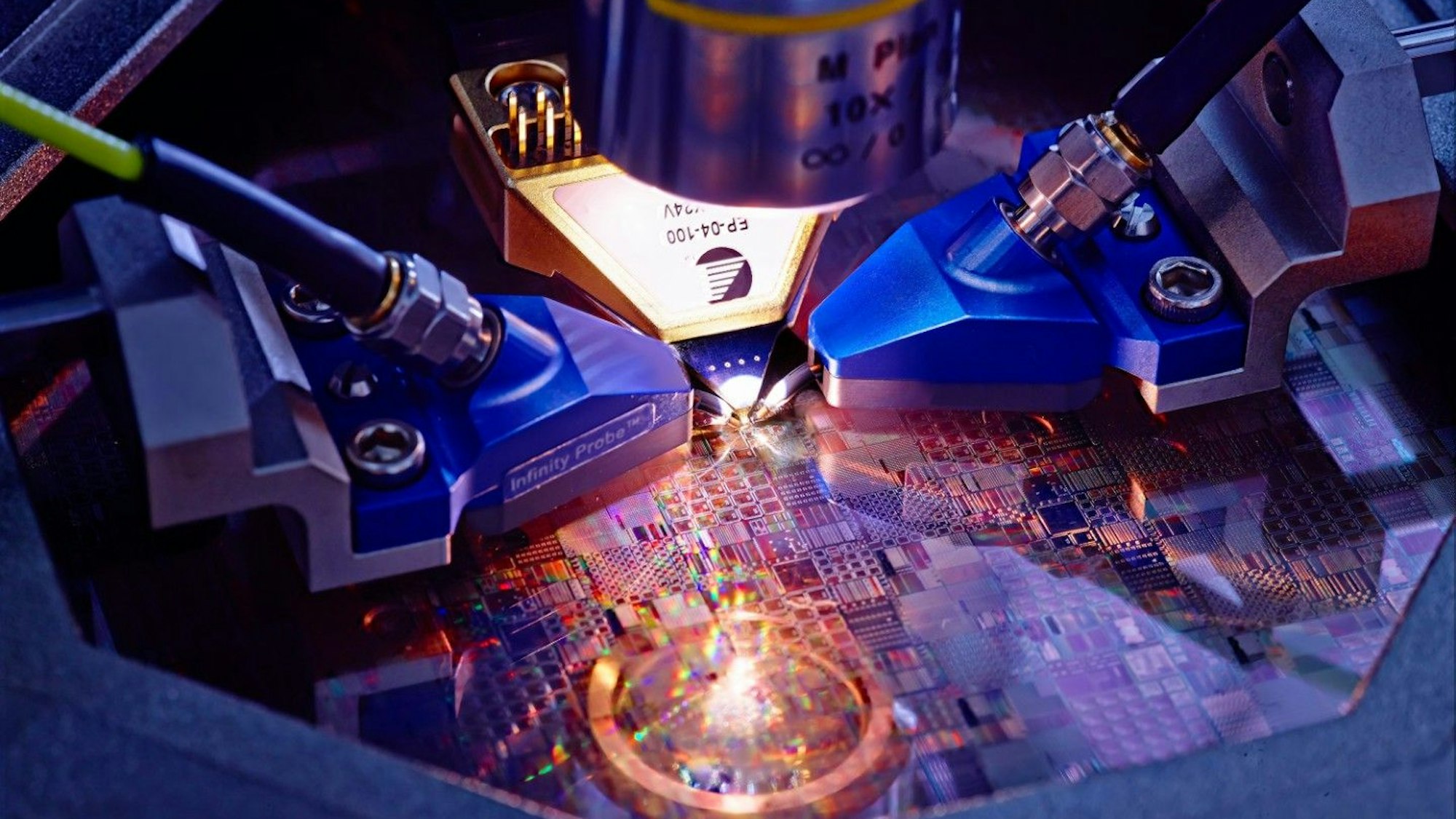 Funktionsprüfung für Höchstfrequenz-Chips für RADAR und THz-Sensoren