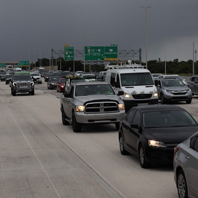 In St. Petersburg, Florida, fliehen Menschen vor Hurrikan „Milton“.