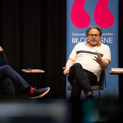 Gerd Scobel (links) im Gespräch mit Wolfram Eilenberger auf der lit.Cologne02024
Eilenberger.