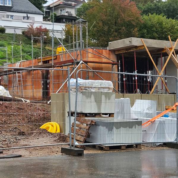 Blick auf eine Baustelle.