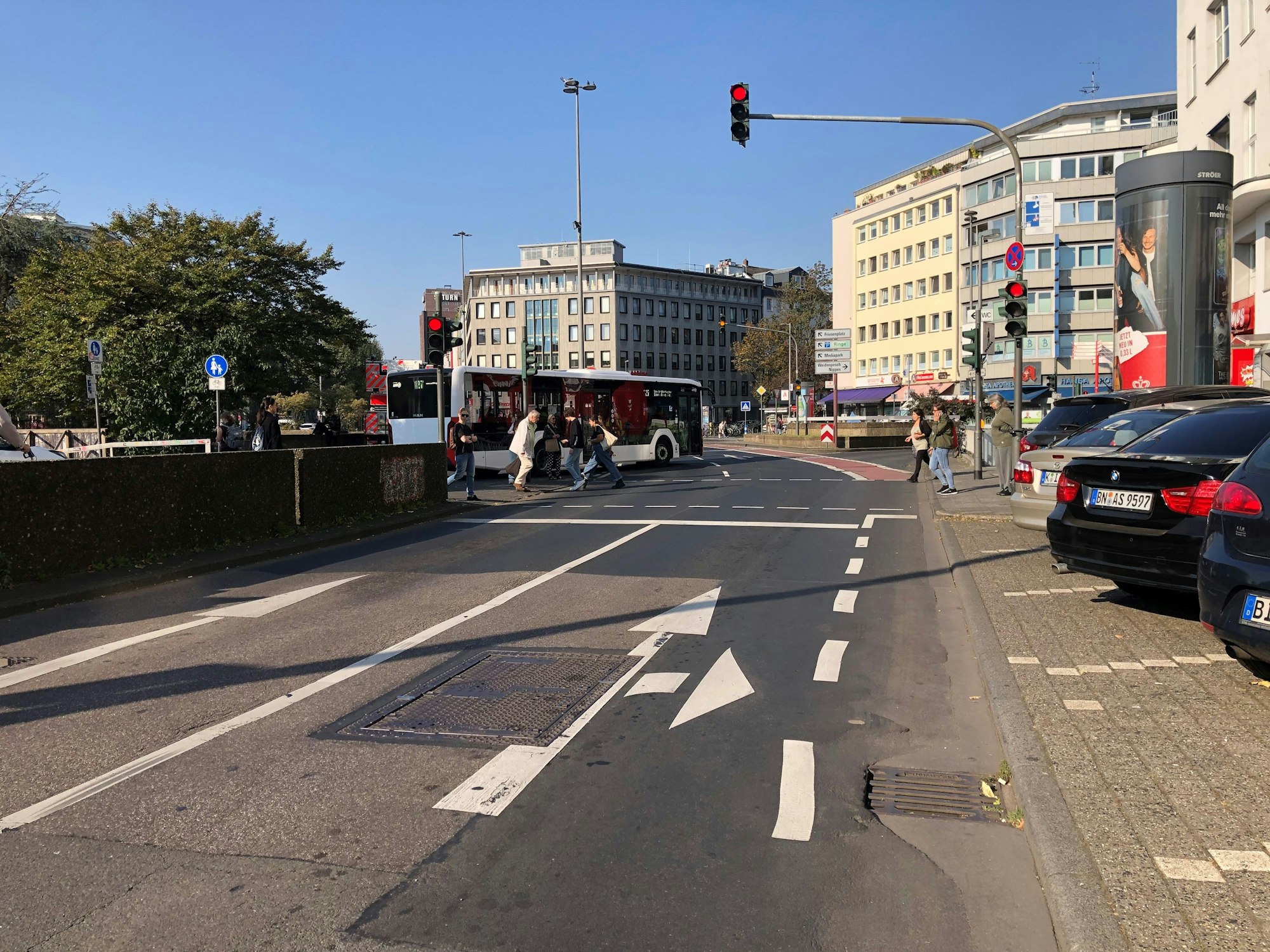 Für Radfahrer gibt es an der Nordseite des Ebertplatzes bisher nur eine lückenhafte Infrastruktur. Das will die Initiative #RingFrei ändern.