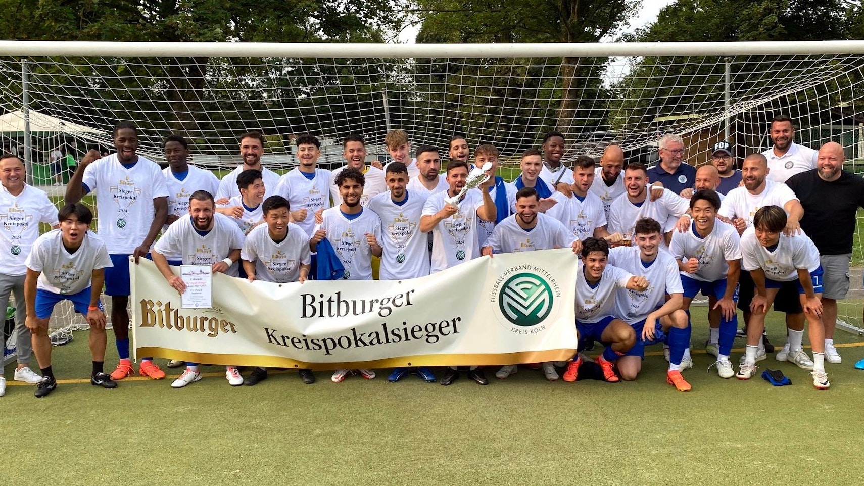 18.08.2024, Fussball-Pokal-FC Pesch-Deutz 05
Pokalsieger FC Pesch
Foto: Uli Herhaus