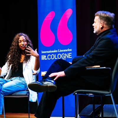 Arbeitet am liebsten in den Morgen hinein: Melanie Raabe im Gespräch mit Ulrich Noller.