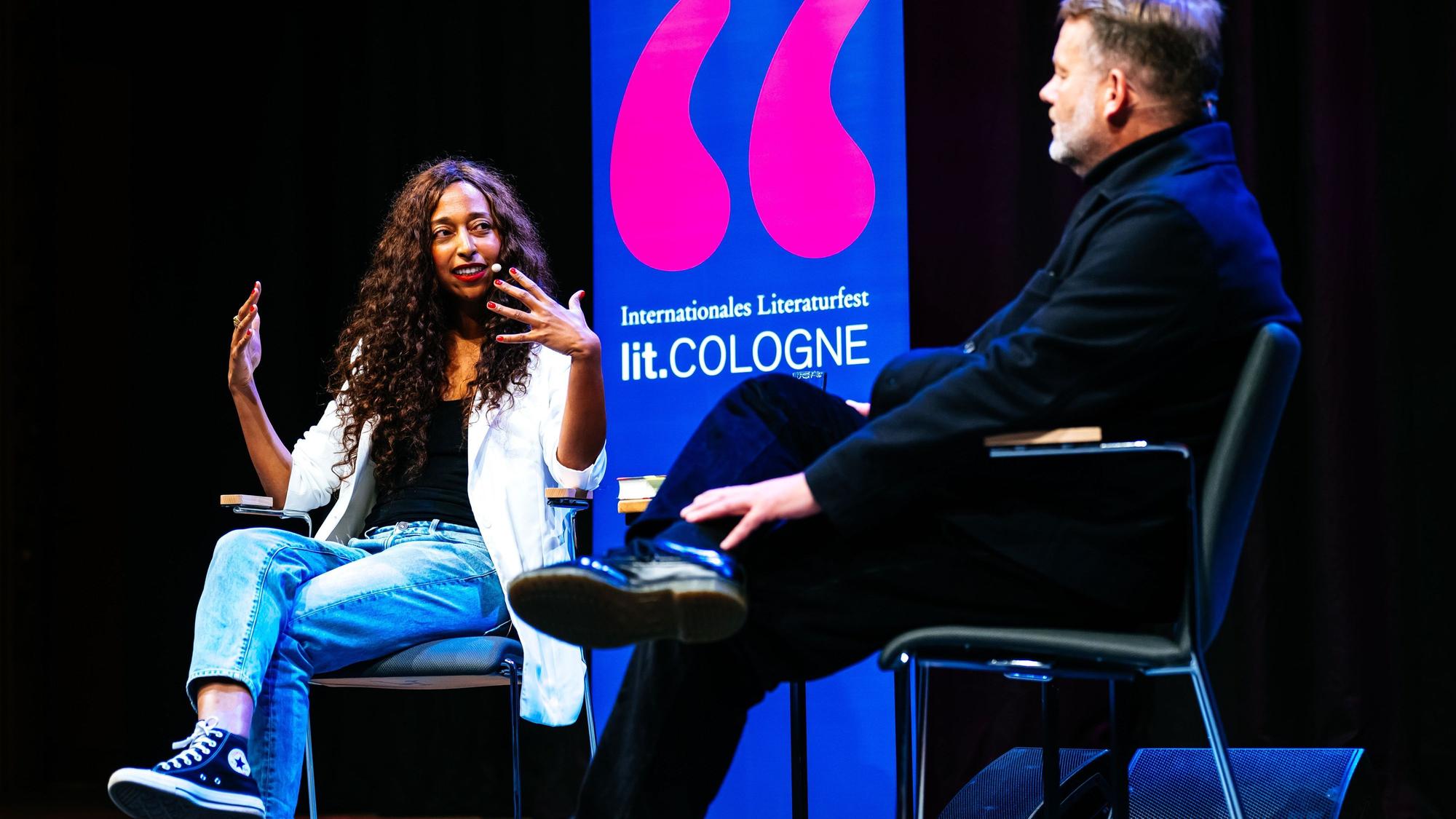 Arbeitet am liebsten in den Morgen hinein: Melanie Raabe im Gespräch mit Ulrich Noller.