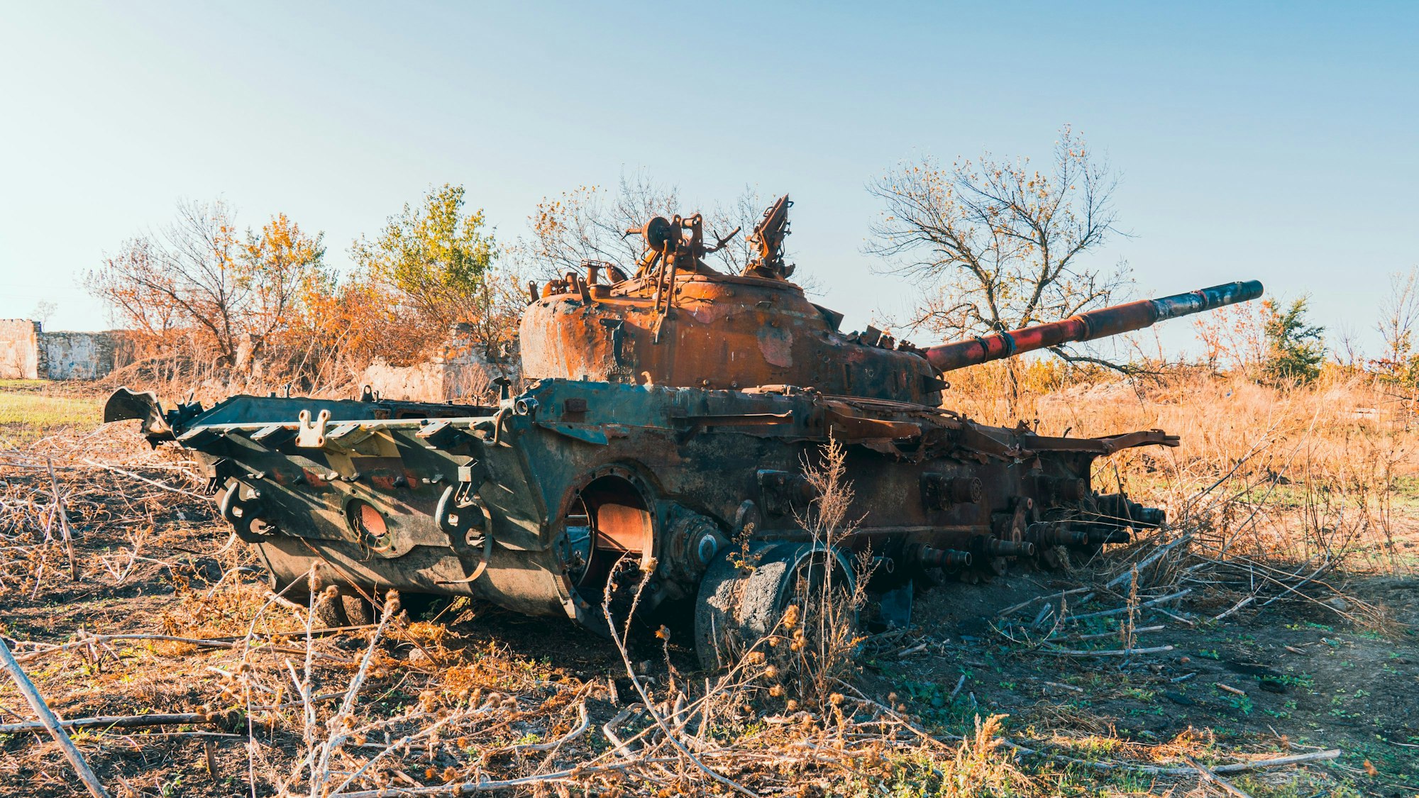 Ein zerstörter Panzer in der Ukraine. Rund um Pokrowsk soll Russland mehr als 500 Panzer verloren haben. (Archivbild)