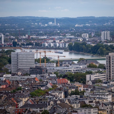 Das Bild zeigt einen Panorama-Blick über Köln.
