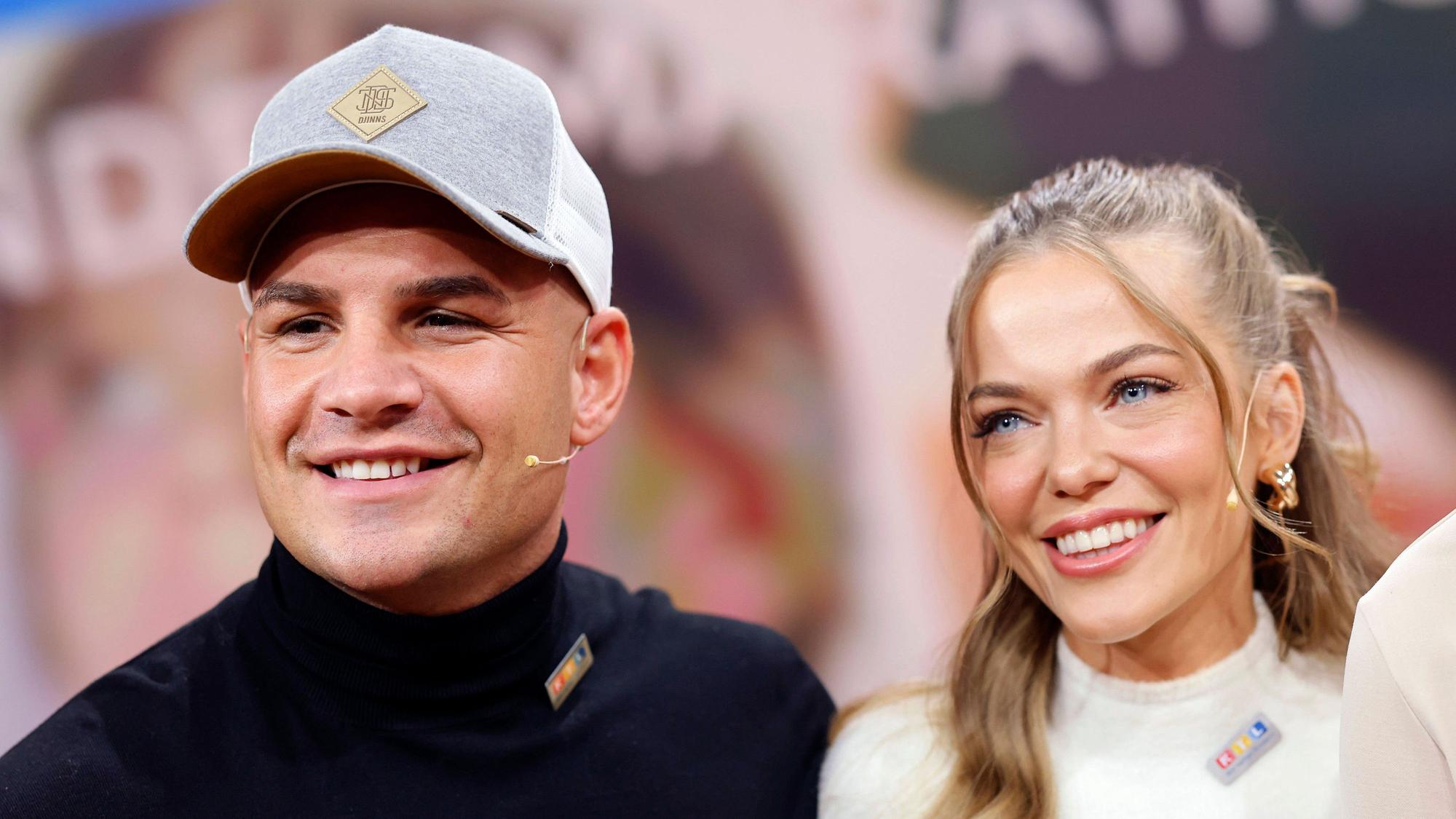 Sänger Pietro Lombardi und seine Verlobte Laura Maria Rypa beim 28. RTL-Spendenmarathon 2023 in den EMG-Studios.