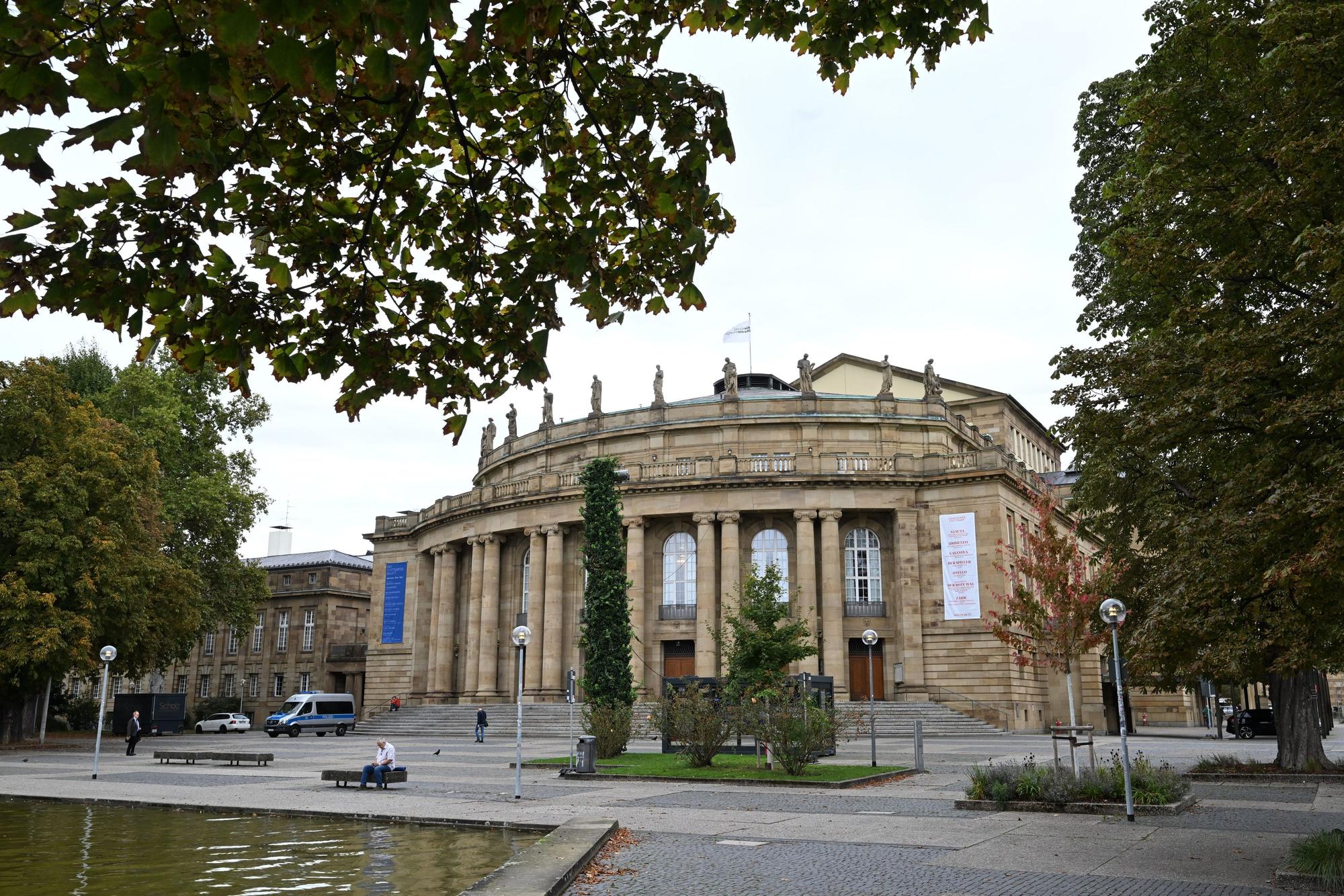 Das Opernhaus der Staatsoper Stuttgart. Aufgeführt wurde hier eine provokante Opernperformance mit dem Titel „Sancta“. (Archivbild)