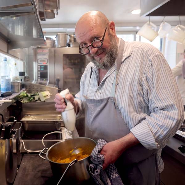 Uwe Hammes in seiner Küche im Kölner Restaurant „Riphahn“.