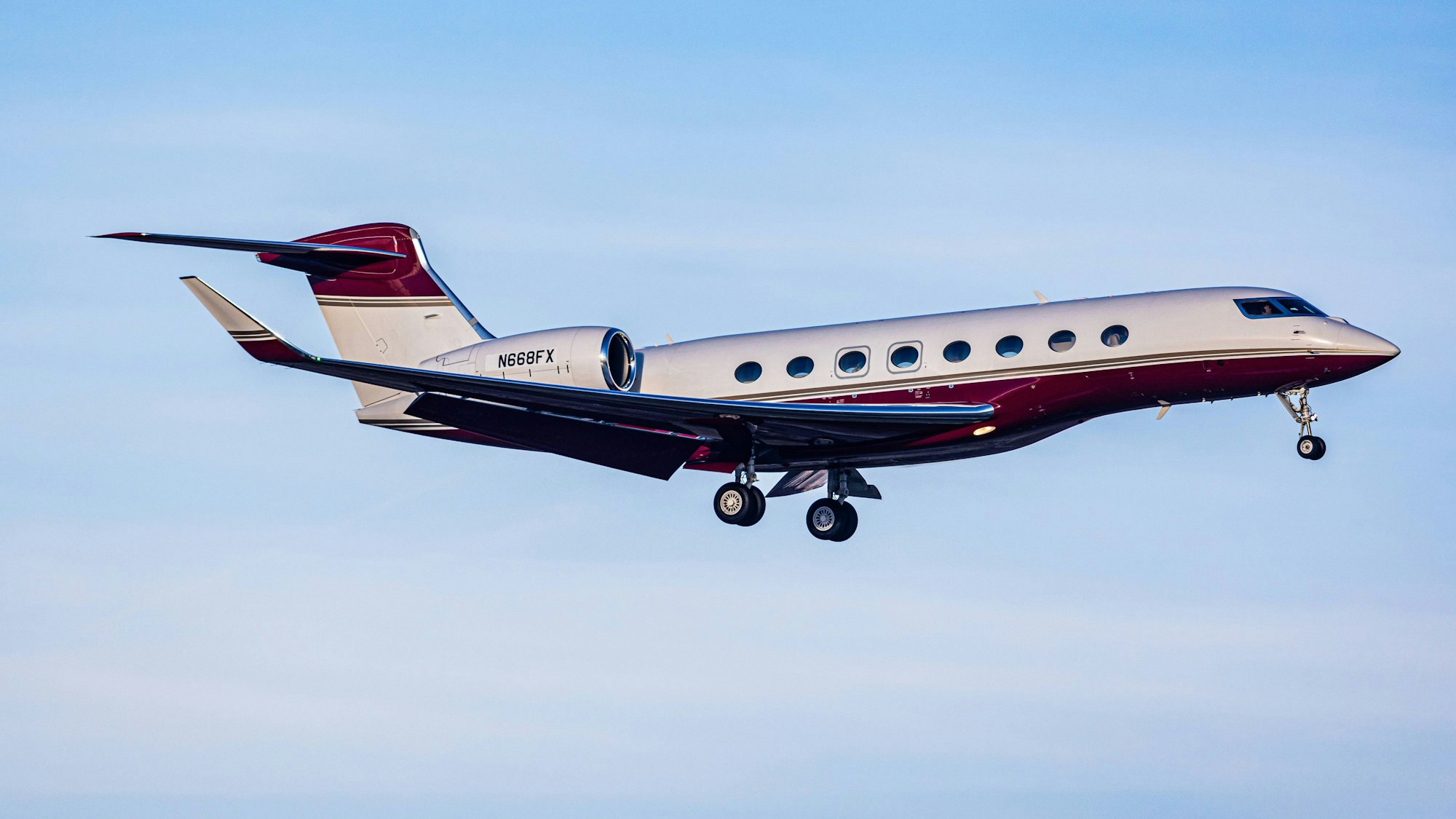 Ein Gulfstream G650 von Flexjet in der Luft.