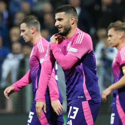 Deutschlands Deniz Undav (2vl) jubelt nach seinem zweiten Treffer zum 0:2.