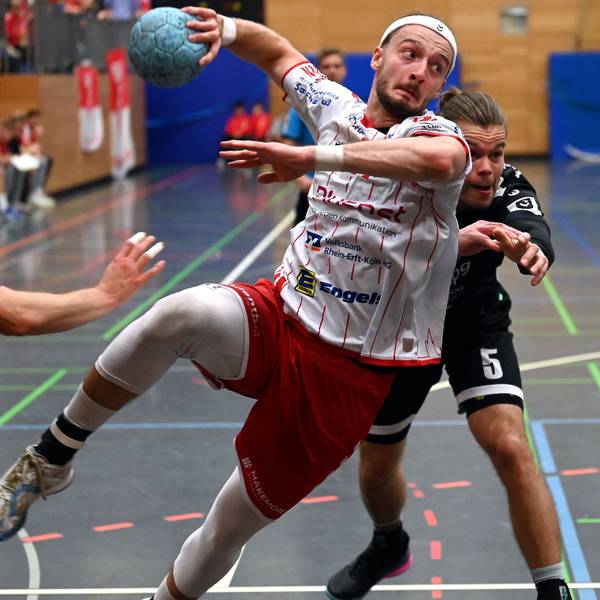 27.09.2024, Handball-Longericher SC Köln - TuS Opladen
Jonas Kämper (Longerich)
rechts: Maurice Meurer (Opl)
Foto: Uli Herhaus