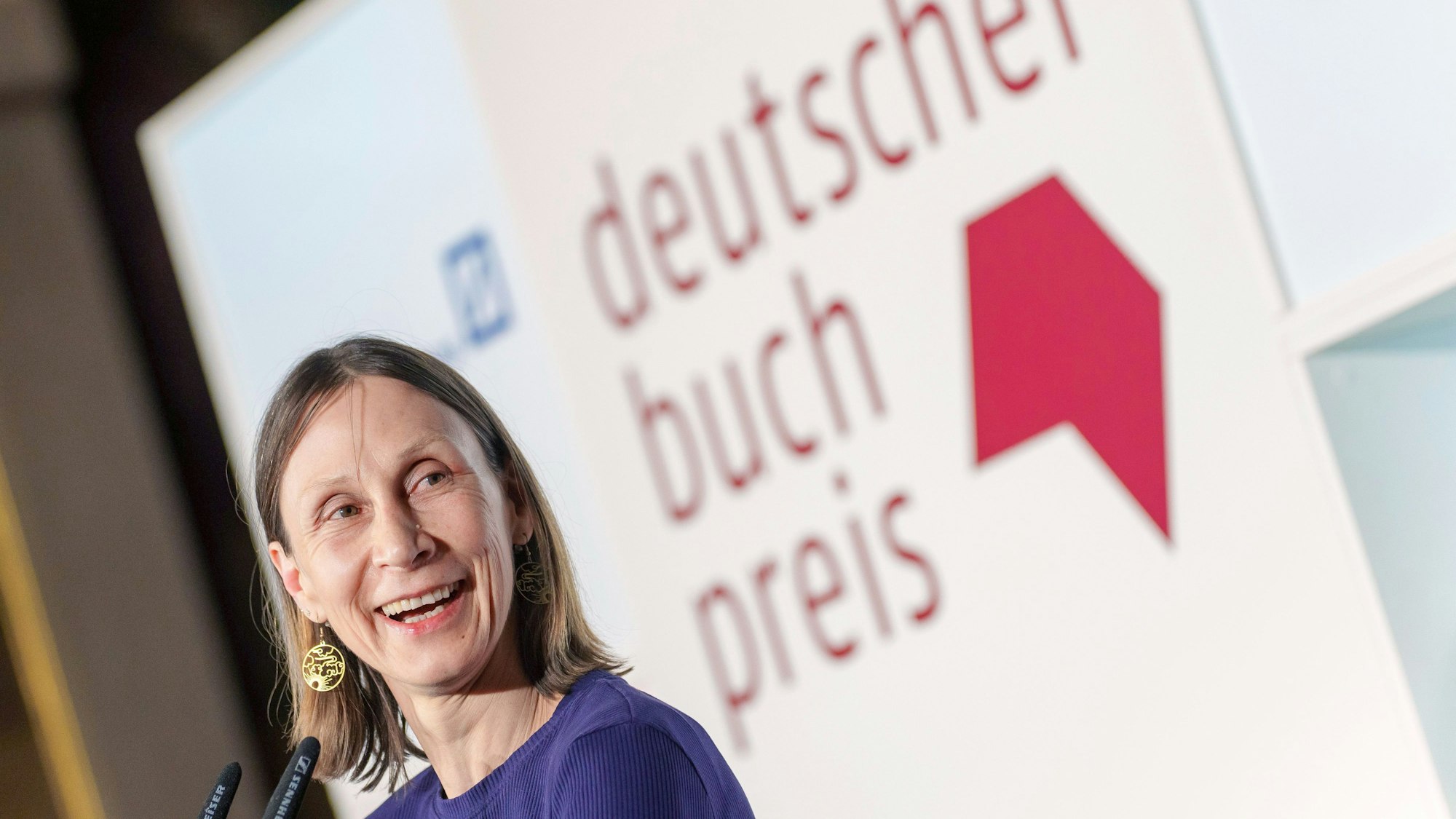 Martina Hefter bei der Bekanntgabe des Deutschen Buchpreises.
