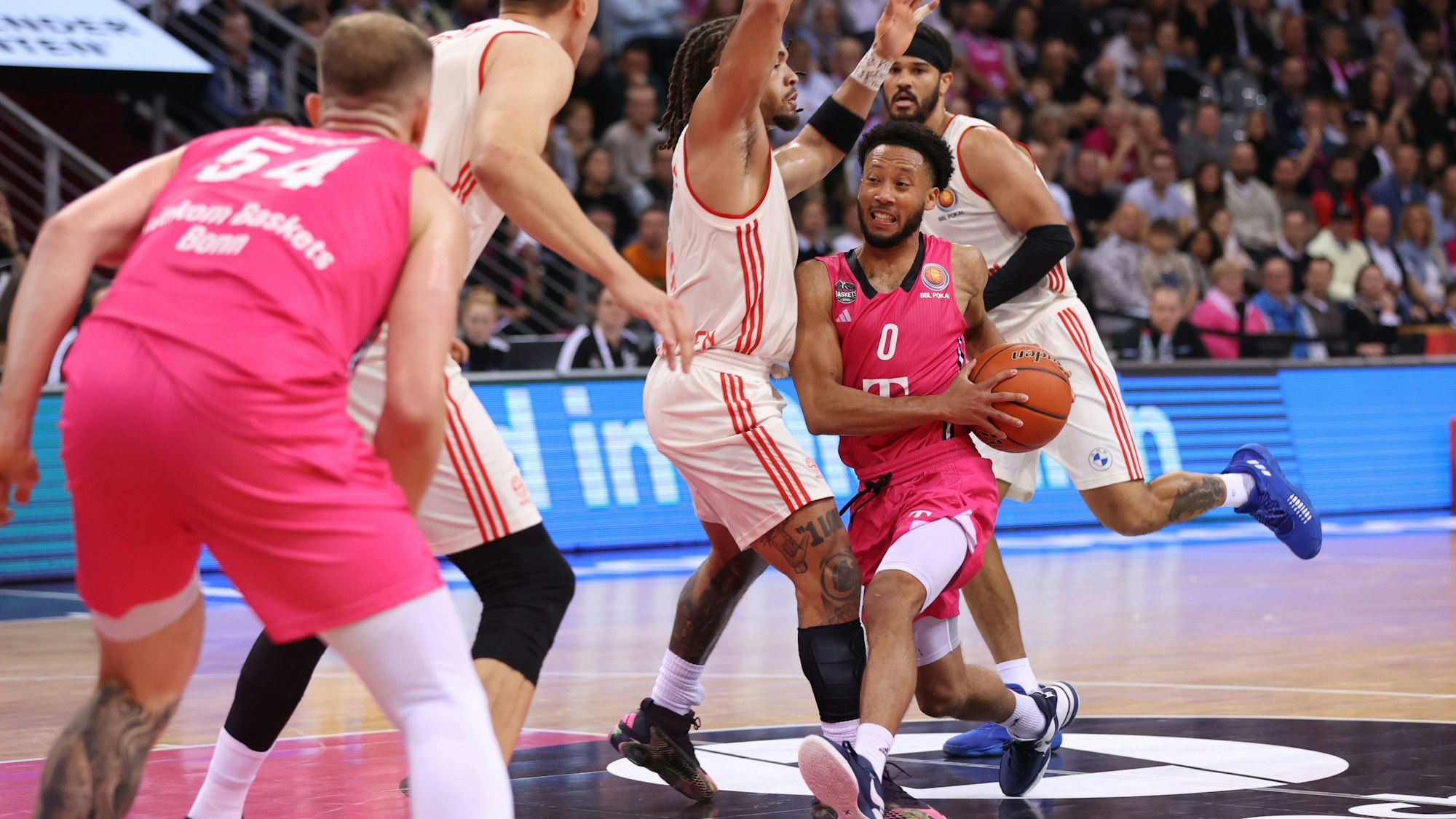 Baskets-Spielmacher Darius McGhee (r.) wurde zum MVP des Monats Oktober gewählt.