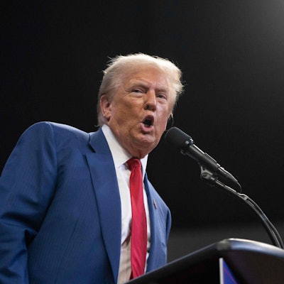 Der republikanische Präsidentschaftskandidate Donald Trump bei einem Wahlkampfauftritt in Prescott Valley, Arizona.