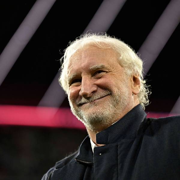 Rudi Völler steht in der Münchner Allianz Arena.