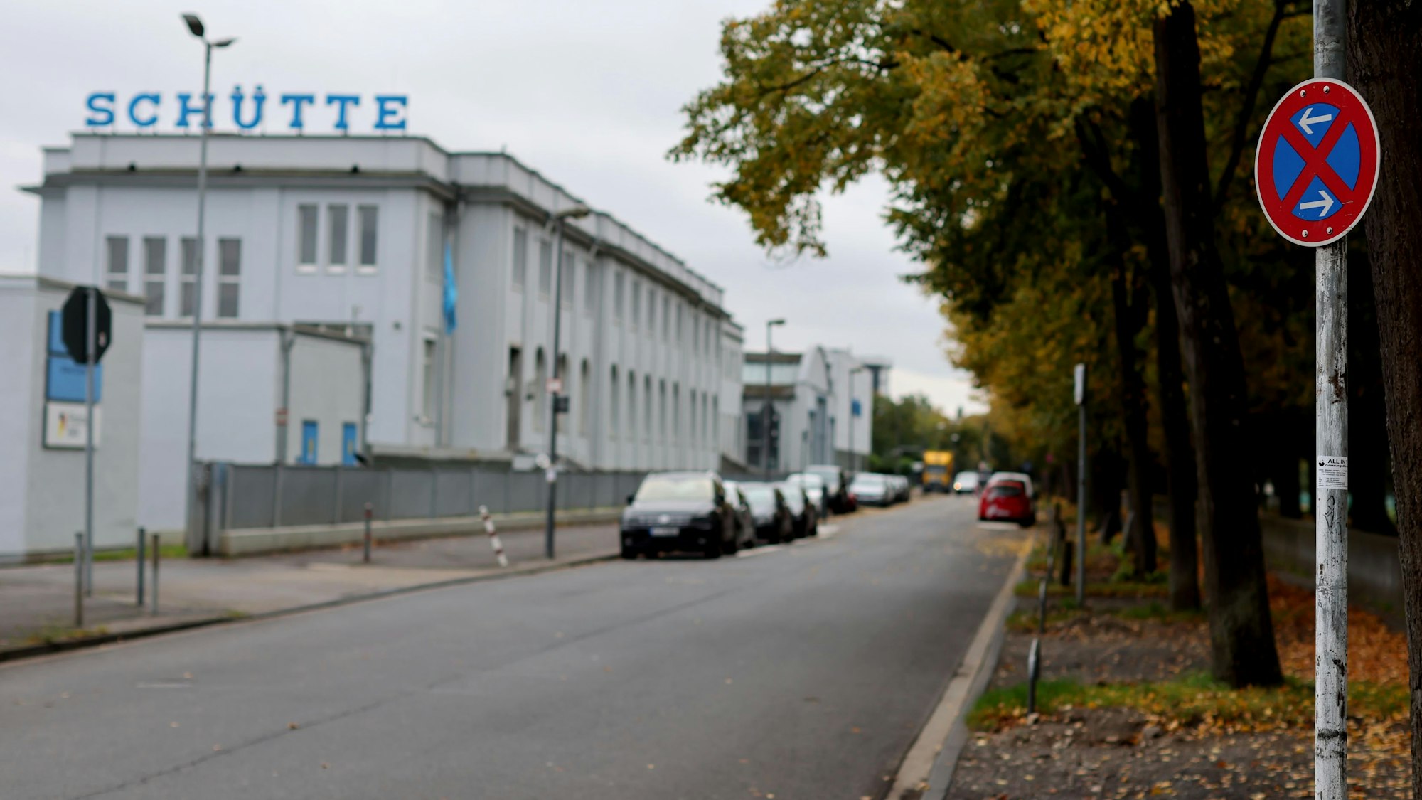 Halteverbotsschilder an der Schütte-Allee