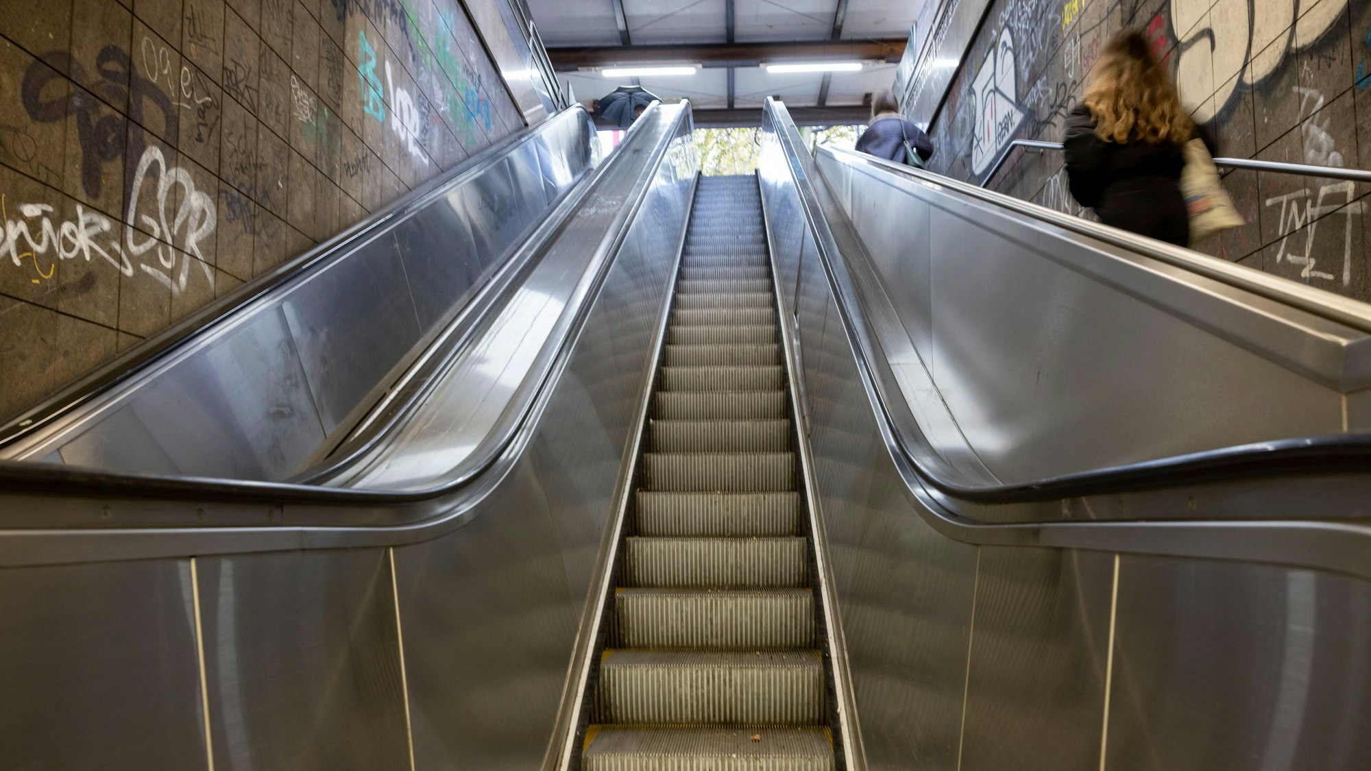 Nichts geht mehr: An vielen KVB-Haltestellen stehen immer mal wieder die Rolltreppen still.