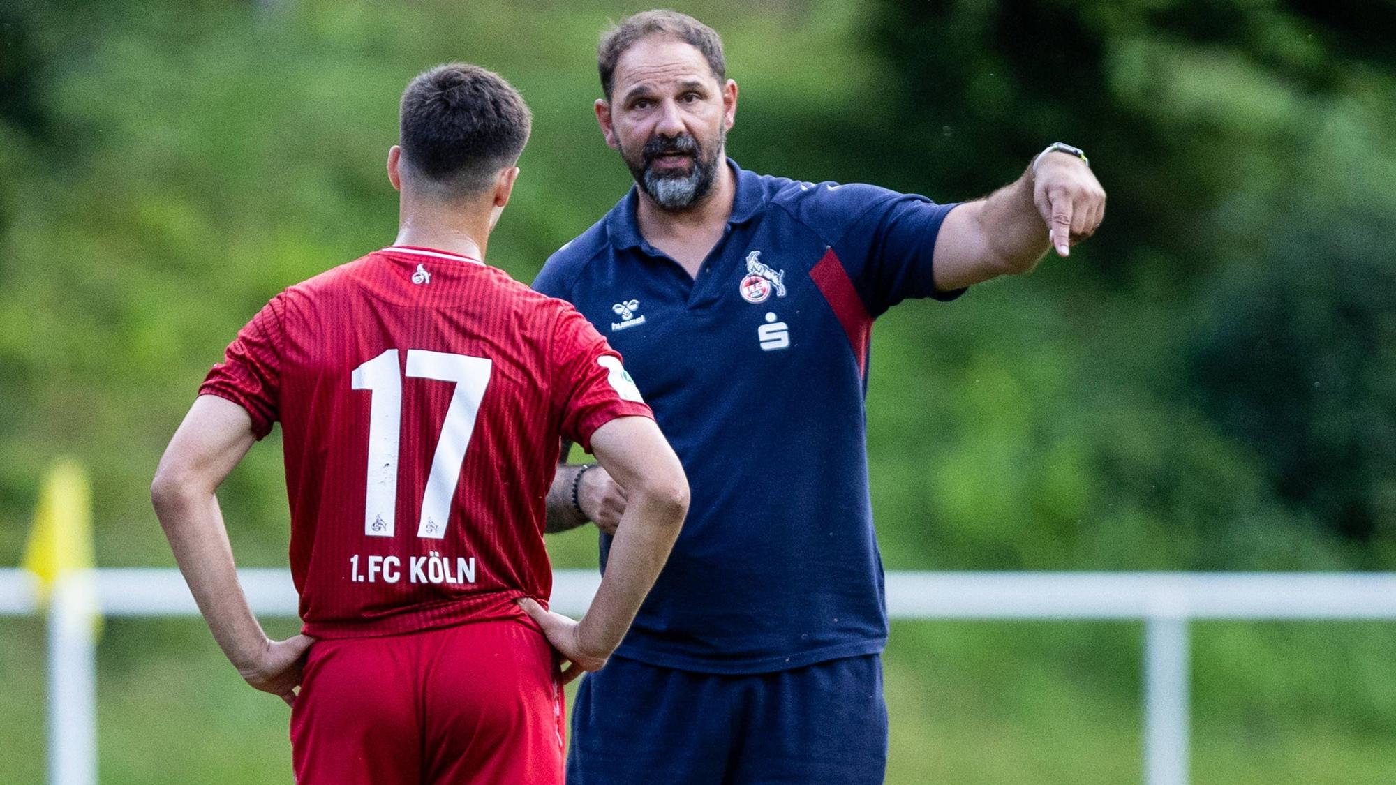 Testspiel: 1. FC Köln U19 - SV Elversberg Sportschule Hennef 10.07.2024 San-luca Spitali 1.FC Köln U19, 17, Stefan Ruthenbeck 1.FC Köln U19, Cheftrainer Testspiel: 1. FC Köln U19 - SV Elversberg Sportschule Hennef 10.07.2024 *** Test match 1 FC Köln U19 SV Elversberg Sportschule Hennef 10 07 2024 San luca Spitali 1 FC Köln U19, 17 , Stefan Ruthenbeck 1 FC Köln U19, Head Coach Test match 1 FC Köln U19 SV Elversberg Sportschule Hennef 10 07 2024 Copyright: xBEAUTIFULxSPORTS/Buriakovx