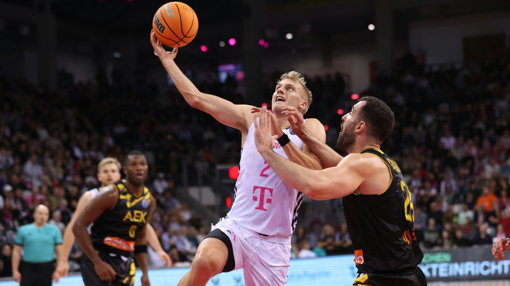 Sam Griesel (Mitte) machte mit 15 Punkten und fünf Rebounds ein starkes Spiel.