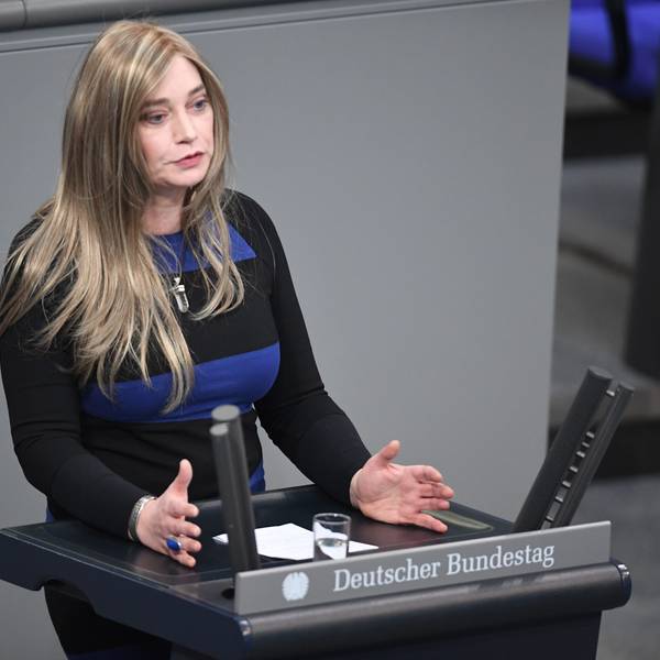 ARCHIV - 19.01.2024, Berlin: Tessa Ganserer (Bündnis 90/Die Grünen) spricht in der Plenarsitzung im Deutschen Bundestag.