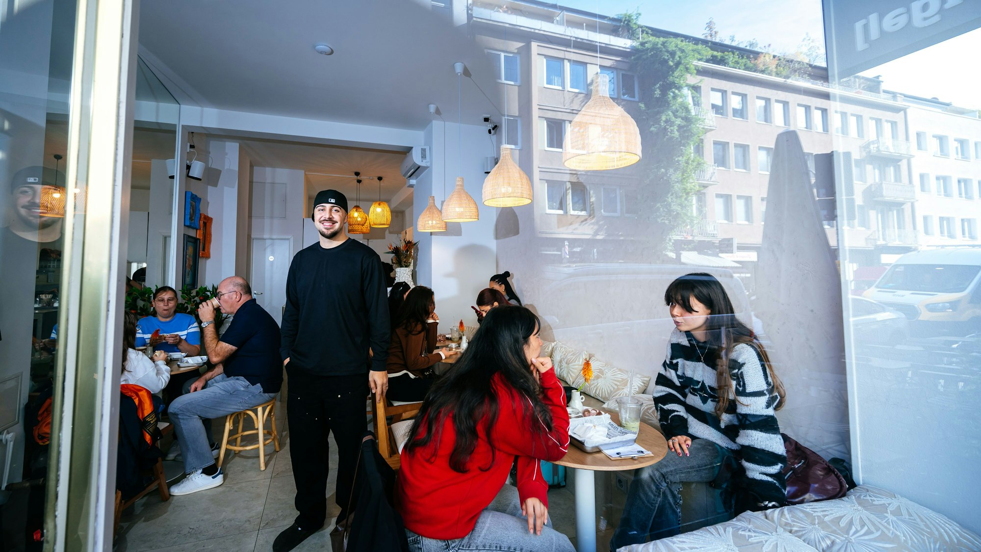 Dolunay Gürel, Mitgründer des Cafés „beigel“