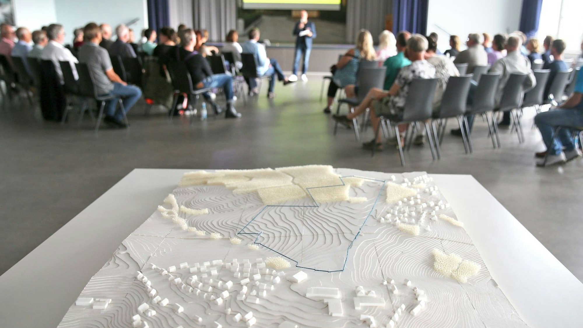 Im Stadtteilhaus von Wiehl-Drabenderhöhe sollen sich die Bürgerinnen und Bürger erneut mit ihren Vorstellungen für das Baugebiet „Auf der Höhe“ einbringen.