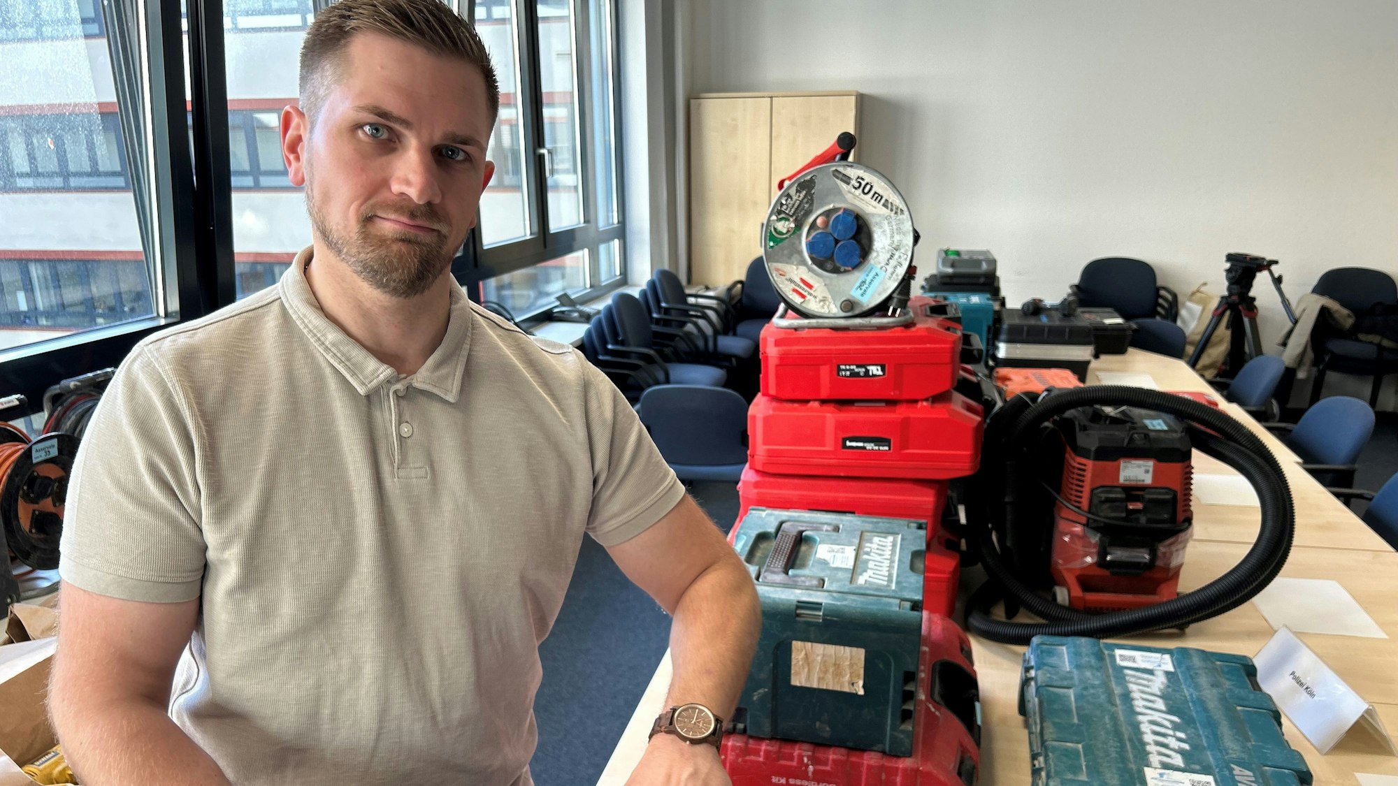 Handwerker bekommt gestohlene Werkzeuge zurück