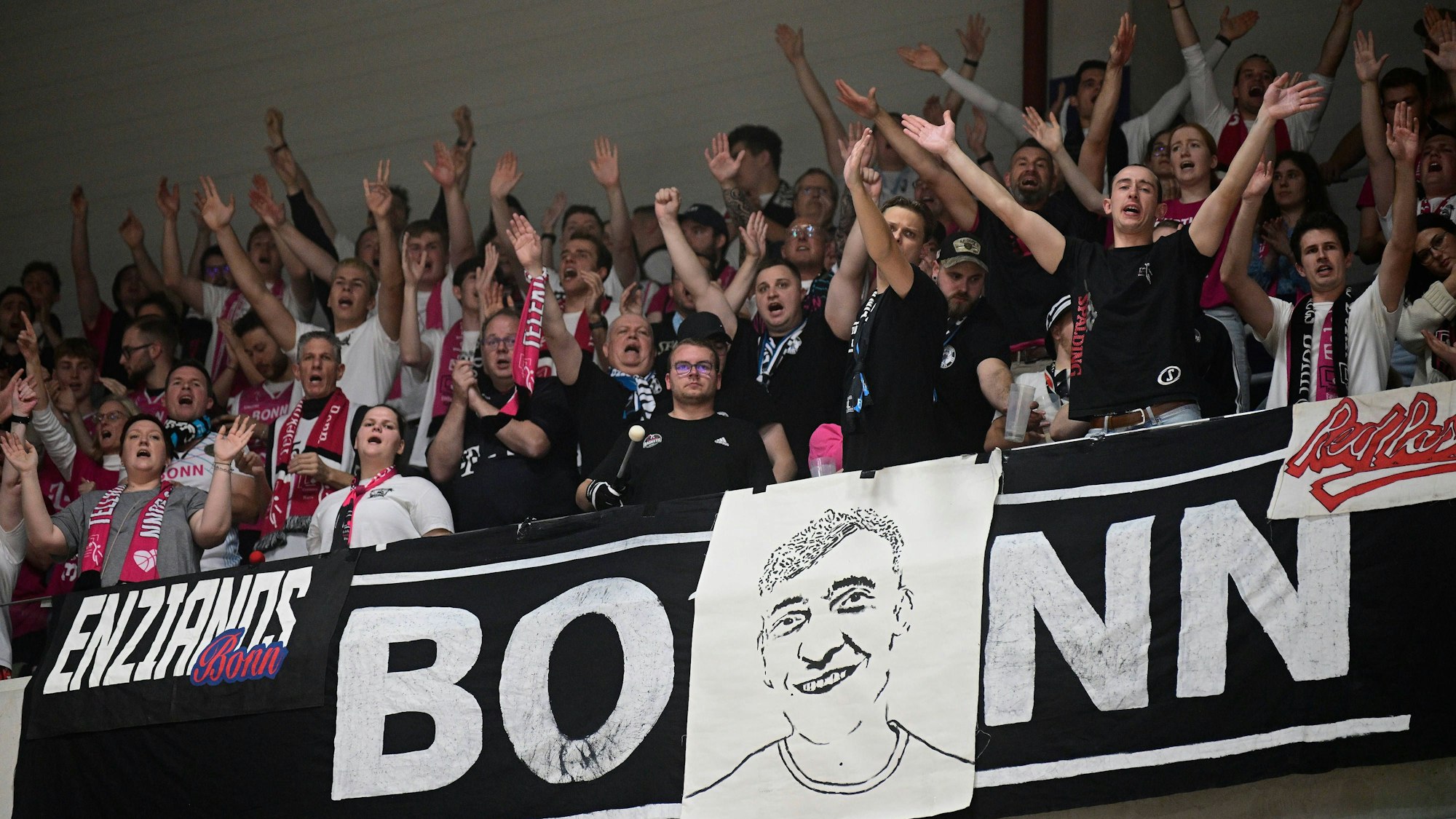 Lautstarke Unterstützung: Zahlreiche Fans hatten die Baskets zum Spiel in Heidelberg begleitet.
