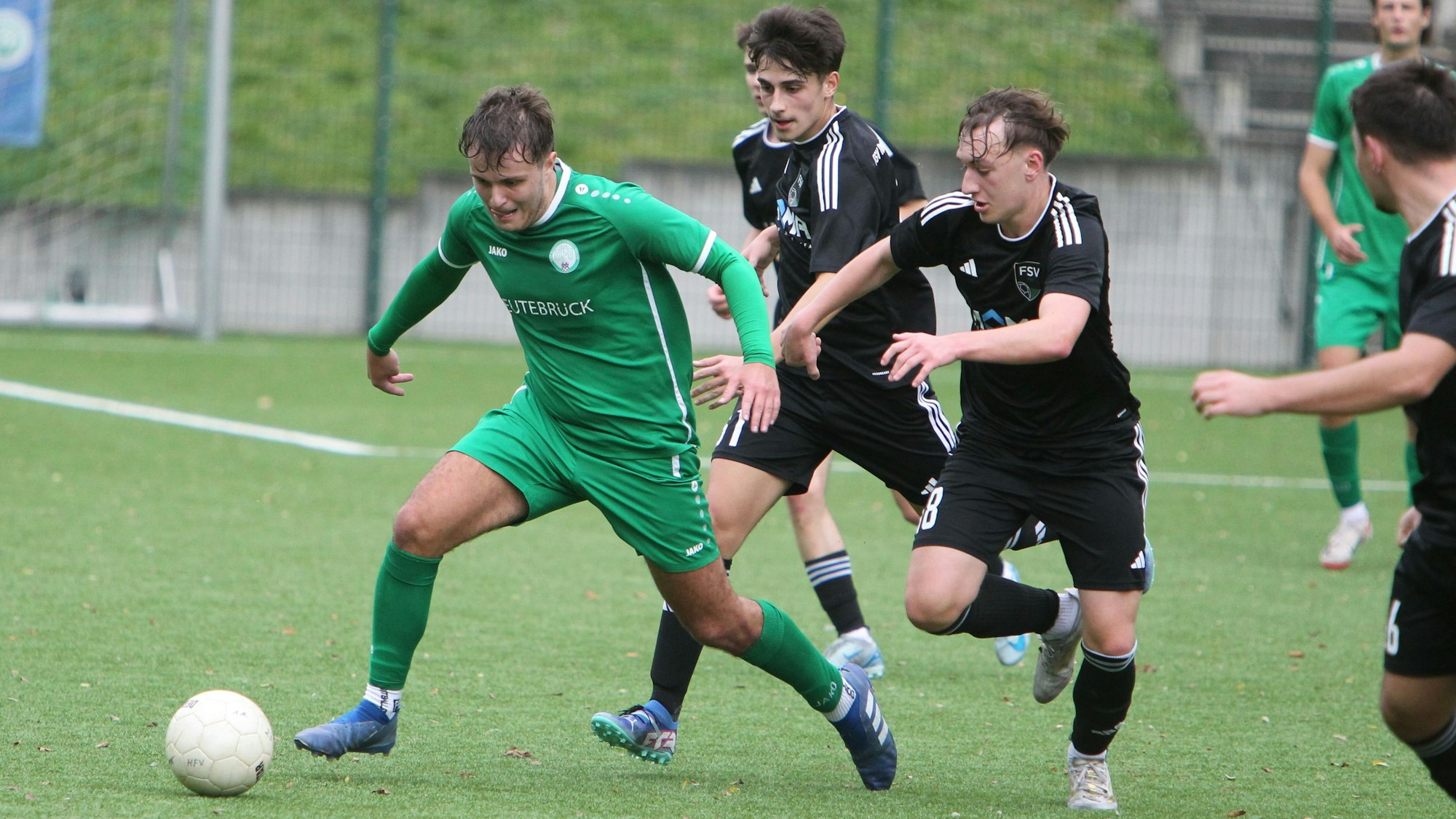 Eladan Islamovic (links)