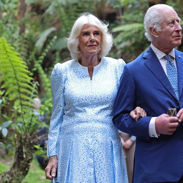 König Charles III. und Königin Camilla bei einem Rundgang durch die Australian National Botanic Gardens.